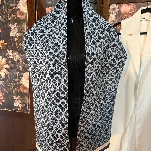 Kate Spade Blue and Black Floral Knit Scarf Size: 71” x 11” - Picture 11 of 11